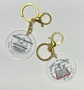 LLAVEROS EN ACRILICO CON DTF UV